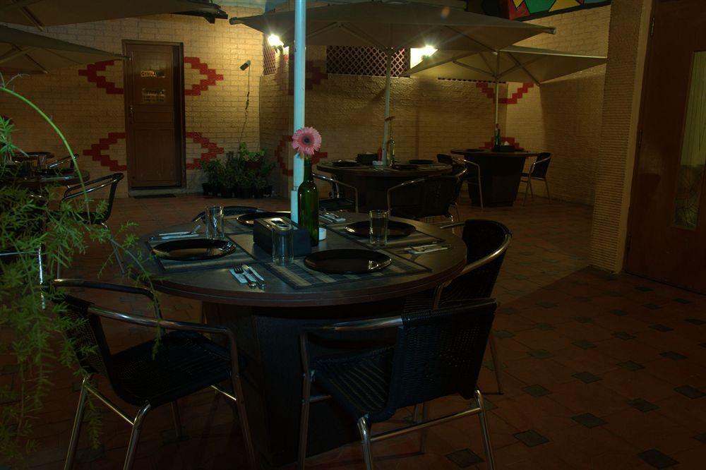 Hm Suites & Studios Bangalore Exteriör bild