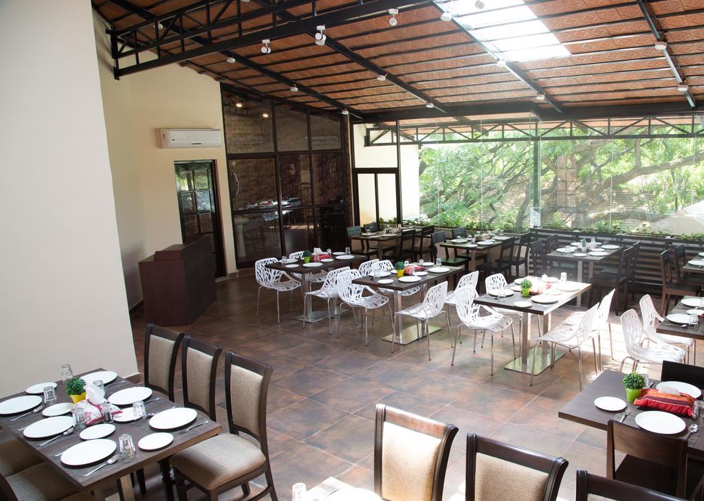 Hm Suites & Studios Bangalore Exteriör bild