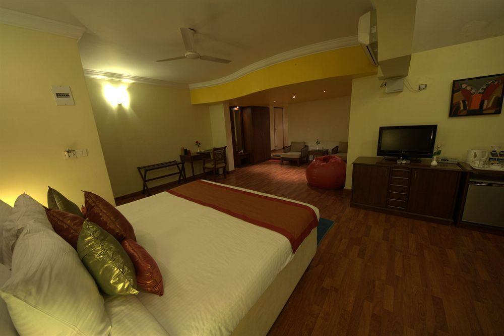 Hm Suites & Studios Bangalore Exteriör bild