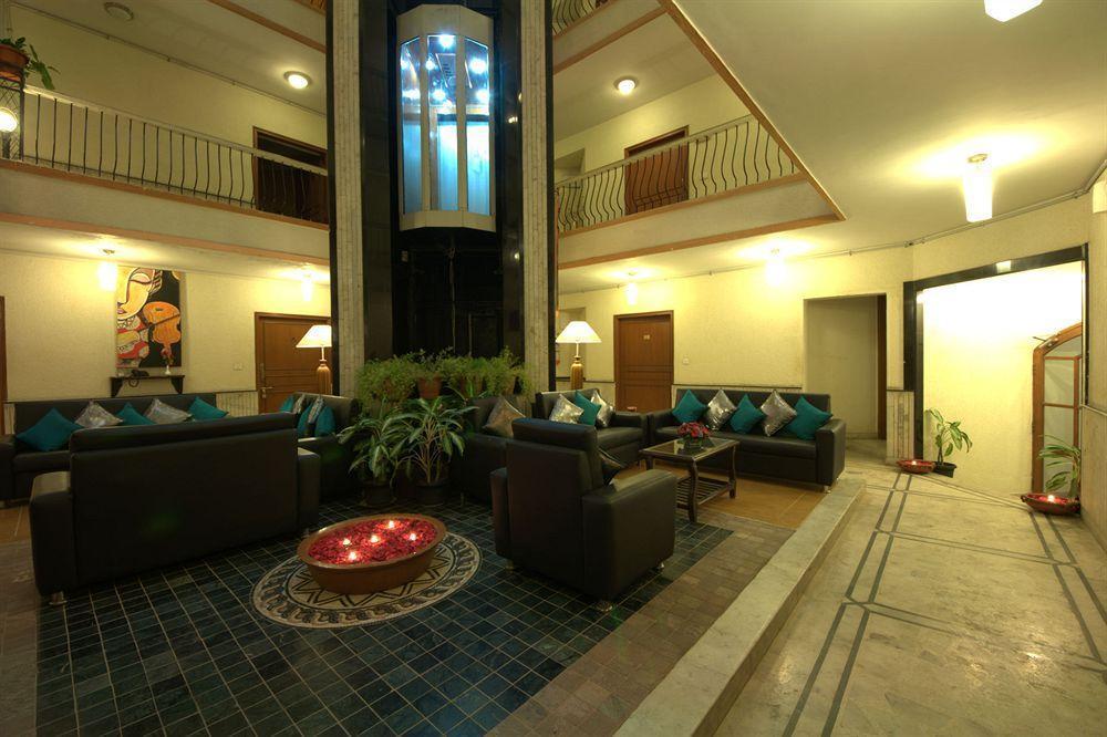 Hm Suites & Studios Bangalore Exteriör bild