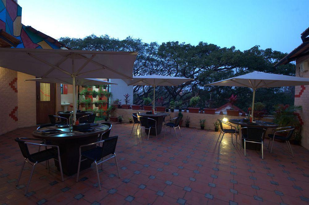 Hm Suites & Studios Bangalore Exteriör bild
